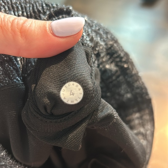 Lululemon Hotty Hot Shorts - Picture 4 of 6